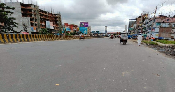 কঠোর লকডাউনে ফাঁকা ঢাকা-চট্টগ্রাম মহাসড়ক