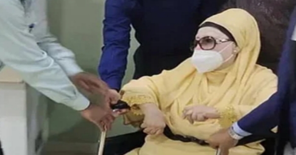 খালেদা জিয়ার শারীরিক জটিলতা কমেনি: চিকিৎসক জাহিদ হোসেন