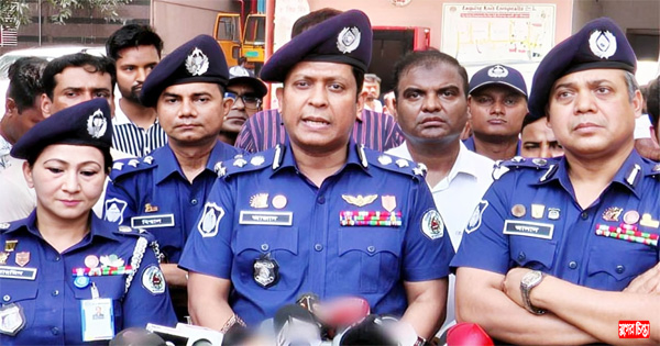 ধাপে ধাপে ঈদের ছুটি দেওয়া হলে ঈদযাত্রা সহনীয় হবে : ডিআইজি