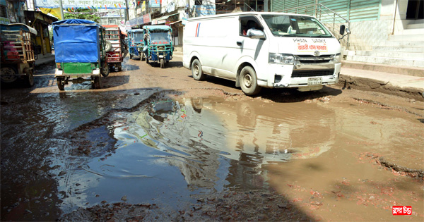 এক সড়কেই ব্যর্থ কাউন্সিলর মুন্না