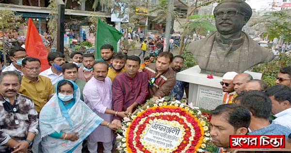 বঙ্গবন্ধুর ভাস্কর্যে মেয়র আইভী&rsquo;র শ্রদ্ধাঞ্জলি (ভিডিও)