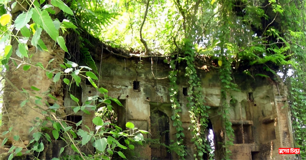 সংস্কারের অভাবে বিলীন হয়ে যাচ্ছে ক্রোড়িবাড়ি টাঁকশাল