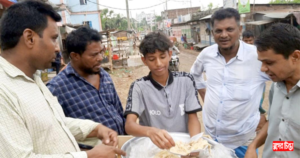 ১০ টাকায় রুটি হালুয়ায়&nbsp;নিম্নবিত্তের নাস্তা