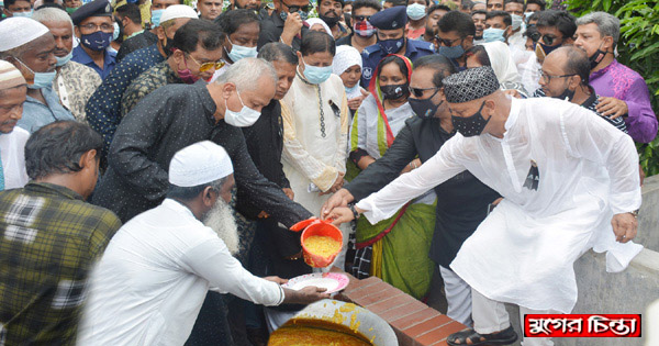 সুফিয়ানের উদ্যোগে কাঙ্গালী ভোজ বিতরণ অনুষ্ঠানে মেয়র আইভী
