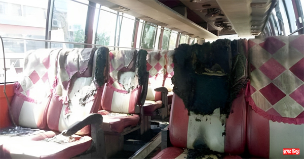মিশনপাড়ায় যাত্রীবাহী বাসে আগুন, আরেকটি ভাঙচুর