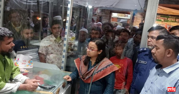 অভিযানের খবরে দোকান বন্ধ&nbsp;করে পালালেন ব্যবসায়ীরা