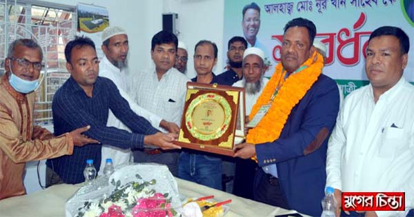 আলোর পথযাত্রী পাঠাগারে সিআইপি নূর খানকে সংবর্ধনা