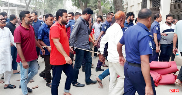 পুলিশকে কুপিয়ে হত্যাচেষ্টার ঘটনায় বিএনপির ১৫ নেতা রিমান্ডে