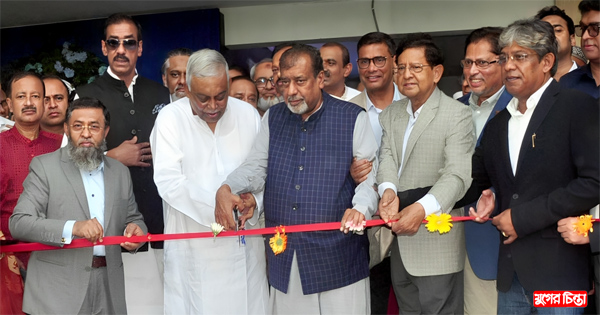 তাহাজ্জুদ-ফজর পড়ে কাজ শুরু করেন প্রধানমন্ত্রী : স্বরাষ্ট্রমন্ত্রী