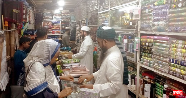 ইবাদতের মাস রমজান বাড়ছে টুপি-জায়নামাজ ও আতরের চাহিদা &nbsp;