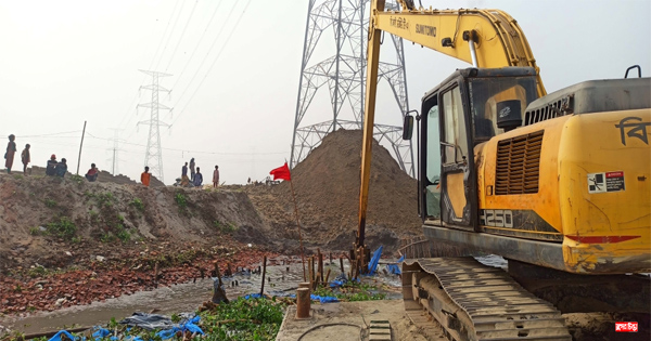 ধলেশ্বরীতে ইটভাটার গাইড ওয়াল বাশের পাইলিংসহ ৩৯টি অবৈধ উচ্ছেদ