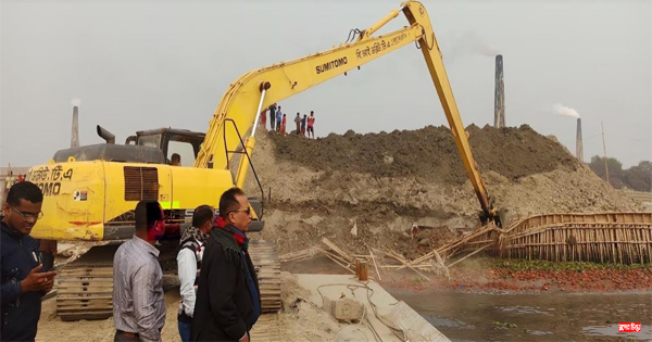 ধলেশ্বরীতে ইটভাটার বাঁশের পাইলিংসহ ৩৫টি অবৈধ উচ্ছেদ