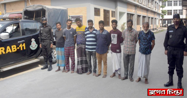 রপ্তানির কোটি টাকার পোশাক উদ্ধার, গ্রেফতার ৮