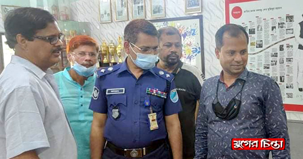 শিক্ষকই পারেন শিক্ষার্থীকে সঠিক পথে নিয়ে আসতে : এসপি