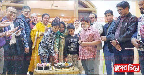 শিশু স্নেহে আইভী