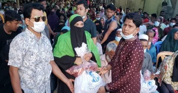 রংধনু গ্রুপের উদ্যোগে ১৫ হাজার পরিবারের মাঝে ঈদ উপহার বিতরণ