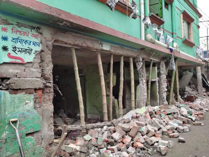 ফতুল্লায় ফ্ল্যাটে জমে থাকা গ্যাস বিস্ফোরণে ২ নারী নিহত