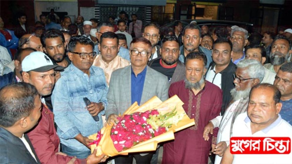 এড.সাখাওয়াত হোসেনকে শুভেচ্ছা ও অভিনন্দন জানান মহসিন হোসেন