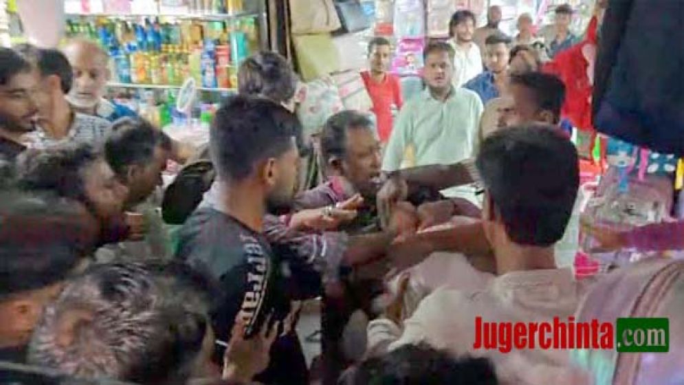 ব্যবসায়ীর উপর বিএনপি নেতা টিপুর সন্ত্রাসী হামলা